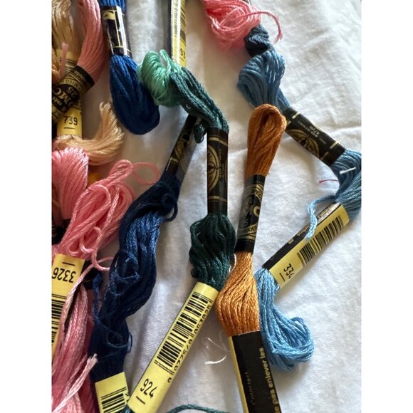DMC Embroidery Floss Collection Assorted Colors 100% Cotton 50+ Craft Thread Fo - Picture 6 of 16